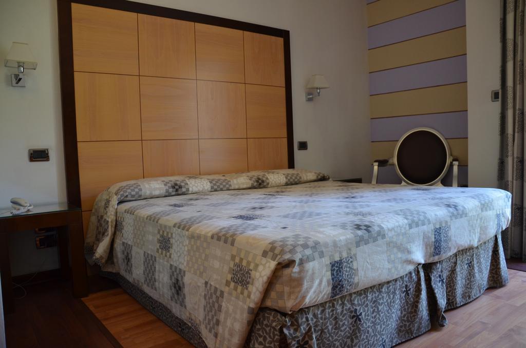 Regent Beach Hotel & Apartments Реджо-ди-Калабрия Экстерьер фото