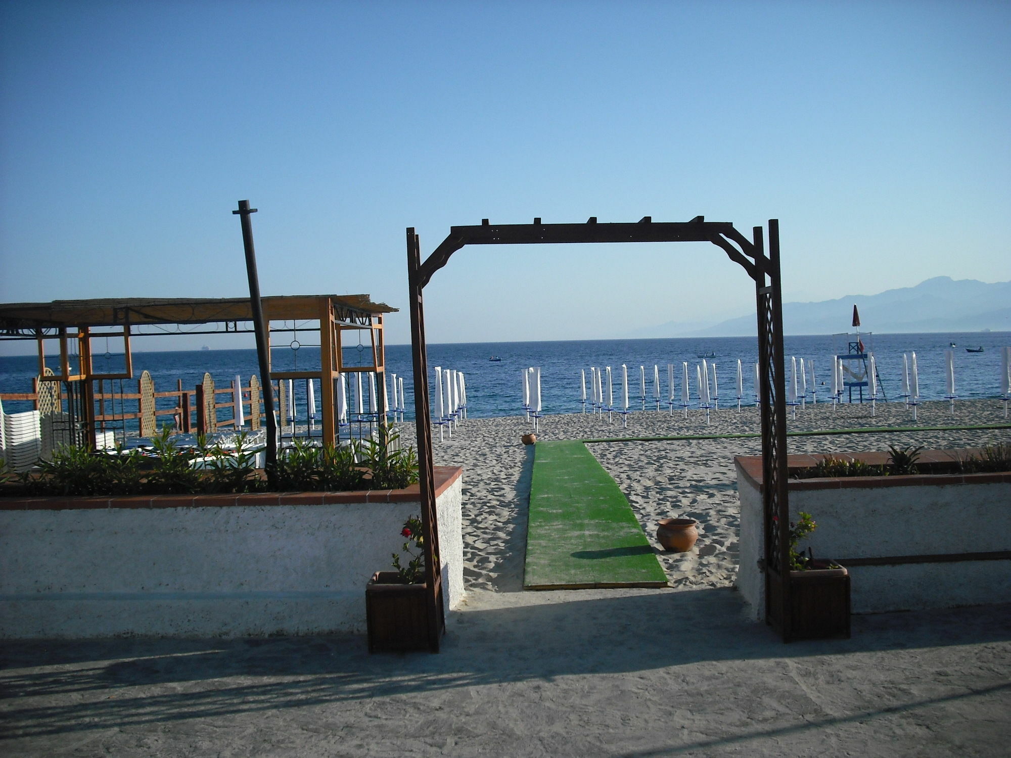 Regent Beach Hotel & Apartments Реджо-ди-Калабрия Экстерьер фото